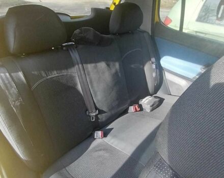 Жовтий Шкода Фабія, об'ємом двигуна 1.2 л та пробігом 203 тис. км за 4500 $, фото 3 на Automoto.ua