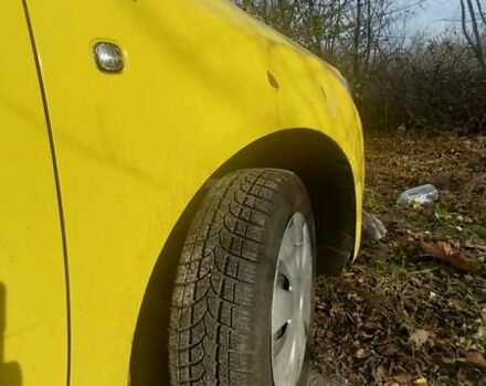 Жовтий Шкода Фабія, об'ємом двигуна 1.2 л та пробігом 203 тис. км за 4900 $, фото 4 на Automoto.ua