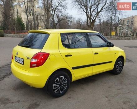 Желтый Шкода Фабия, объемом двигателя 1.2 л и пробегом 152 тыс. км за 4700 $, фото 4 на Automoto.ua