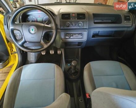 Жовтий Шкода Фабія, об'ємом двигуна 1.2 л та пробігом 182 тис. км за 3999 $, фото 8 на Automoto.ua