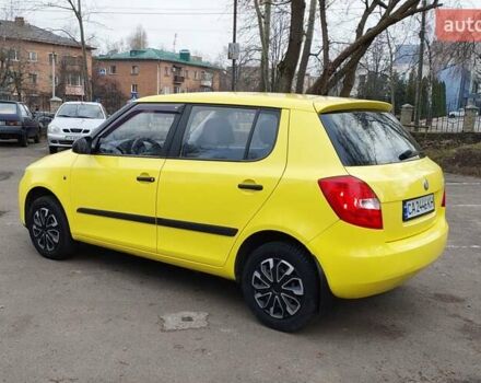 Желтый Шкода Фабия, объемом двигателя 1.2 л и пробегом 152 тыс. км за 4700 $, фото 6 на Automoto.ua