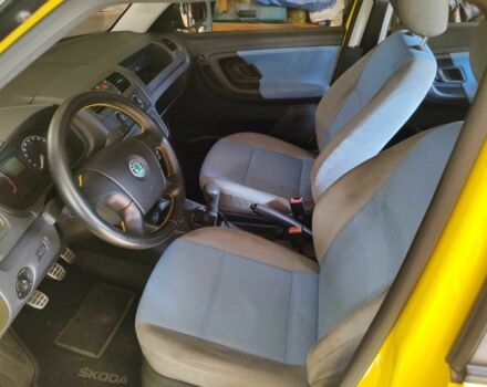 Желтый Шкода Фабия, объемом двигателя 1.2 л и пробегом 182 тыс. км за 3999 $, фото 8 на Automoto.ua