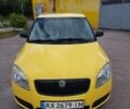 Желтый Шкода Фабия, объемом двигателя 1.2 л и пробегом 182 тыс. км за 4350 $, фото 1 на Automoto.ua