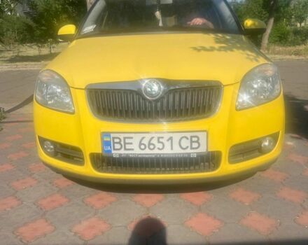 Желтый Шкода Фабия, объемом двигателя 1.4 л и пробегом 169 тыс. км за 170000 $, фото 2 на Automoto.ua