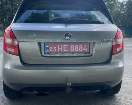 Желтый Шкода Фабия, объемом двигателя 1.6 л и пробегом 138 тыс. км за 6800 $, фото 8 на Automoto.ua