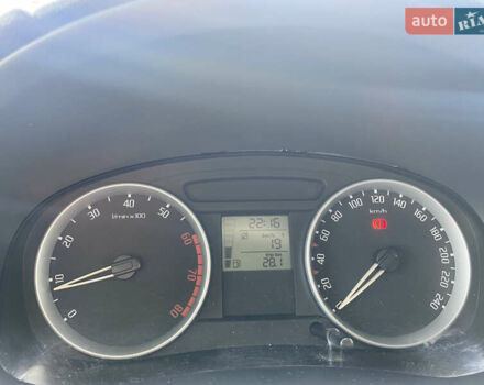 Желтый Шкода Фабия, объемом двигателя 1.6 л и пробегом 138 тыс. км за 6800 $, фото 25 на Automoto.ua