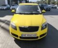 Желтый Шкода Фабия, объемом двигателя 1.4 л и пробегом 320 тыс. км за 4050 $, фото 1 на Automoto.ua