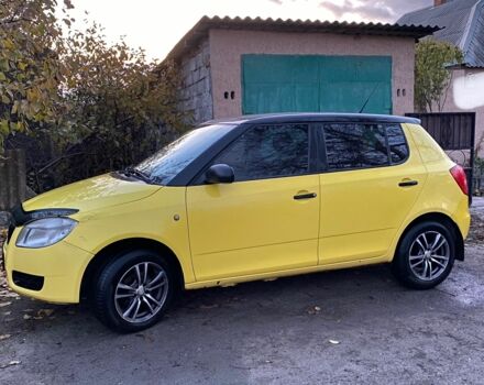 Жовтий Шкода Фабія, об'ємом двигуна 1.2 л та пробігом 195 тис. км за 3550 $, фото 1 на Automoto.ua