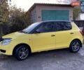 Желтый Шкода Фабия, объемом двигателя 1.2 л и пробегом 195 тыс. км за 4100 $, фото 1 на Automoto.ua