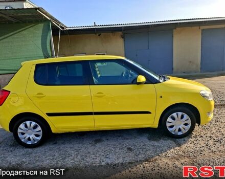 Желтый Шкода Фабия, объемом двигателя 1.2 л и пробегом 163 тыс. км за 5500 $, фото 2 на Automoto.ua