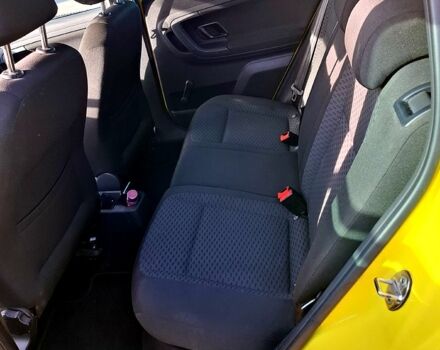 Желтый Шкода Фабия, объемом двигателя 1.2 л и пробегом 163 тыс. км за 5500 $, фото 13 на Automoto.ua
