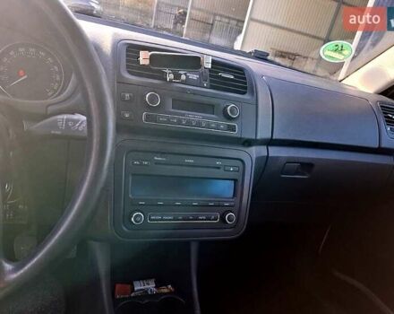 Жовтий Шкода Фабія, об'ємом двигуна 1.2 л та пробігом 163 тис. км за 5500 $, фото 9 на Automoto.ua