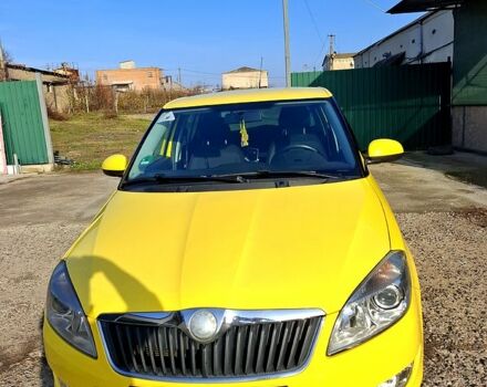 Желтый Шкода Фабия, объемом двигателя 1.2 л и пробегом 163 тыс. км за 5500 $, фото 1 на Automoto.ua