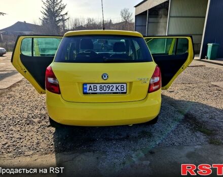 Желтый Шкода Фабия, объемом двигателя 1.2 л и пробегом 163 тыс. км за 5500 $, фото 3 на Automoto.ua