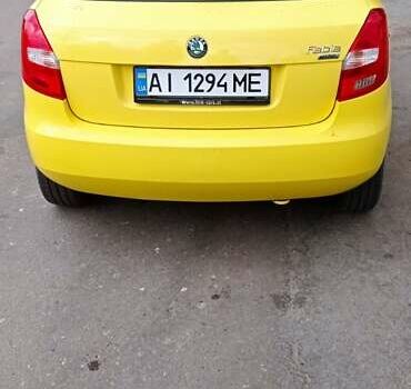 Желтый Шкода Фабия, объемом двигателя 1.2 л и пробегом 171 тыс. км за 6000 $, фото 7 на Automoto.ua