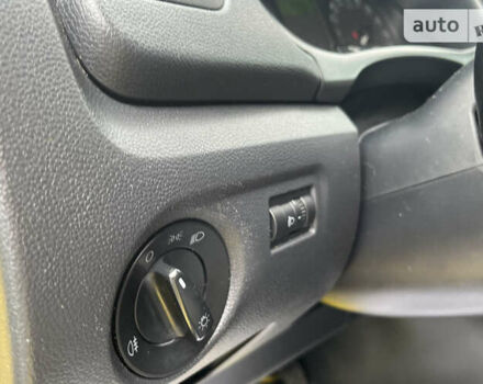 Желтый Шкода Фабия, объемом двигателя 1.2 л и пробегом 173 тыс. км за 5990 $, фото 9 на Automoto.ua