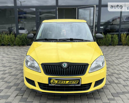 Желтый Шкода Фабия, объемом двигателя 1.2 л и пробегом 173 тыс. км за 5990 $, фото 4 на Automoto.ua