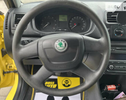 Желтый Шкода Фабия, объемом двигателя 1.2 л и пробегом 173 тыс. км за 5990 $, фото 14 на Automoto.ua