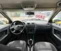 Желтый Шкода Фабия, объемом двигателя 1.4 л и пробегом 234 тыс. км за 5950 $, фото 3 на Automoto.ua