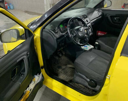 Жовтий Шкода Фабія, об'ємом двигуна 1.39 л та пробігом 203 тис. км за 4500 $, фото 7 на Automoto.ua