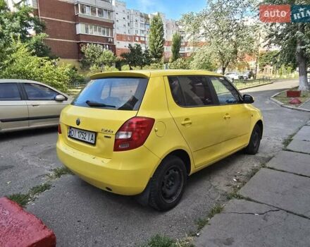 Шкода Фабия 2012 в Киеве на Automoto.ua Желтый Шкода Фабия, объемом двигателя 1.4 л и пробегом 300 тыс. км за 4900 $, фото 1 на Automoto.ua
