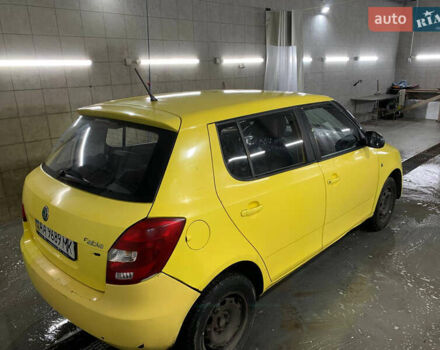 Жовтий Шкода Фабія, об'ємом двигуна 1.39 л та пробігом 203 тис. км за 4500 $, фото 4 на Automoto.ua
