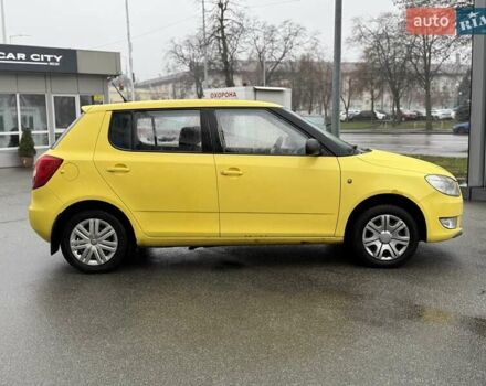 Жовтий Шкода Фабія, об'ємом двигуна 1.39 л та пробігом 298 тис. км за 4300 $, фото 7 на Automoto.ua