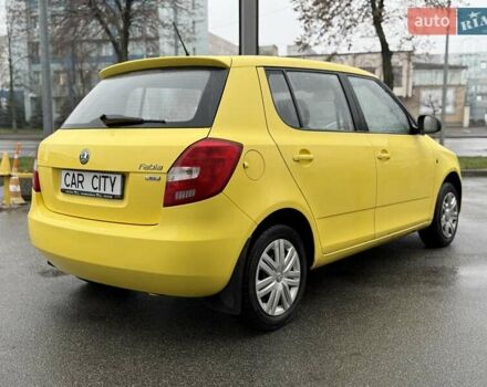 Жовтий Шкода Фабія, об'ємом двигуна 1.39 л та пробігом 298 тис. км за 4300 $, фото 6 на Automoto.ua