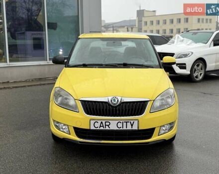 Жовтий Шкода Фабія, об'ємом двигуна 1.39 л та пробігом 298 тис. км за 4300 $, фото 1 на Automoto.ua