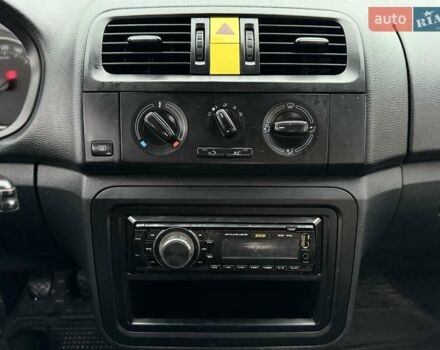 Жовтий Шкода Фабія, об'ємом двигуна 1.39 л та пробігом 298 тис. км за 4300 $, фото 19 на Automoto.ua