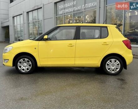 Жовтий Шкода Фабія, об'ємом двигуна 1.39 л та пробігом 298 тис. км за 4300 $, фото 3 на Automoto.ua