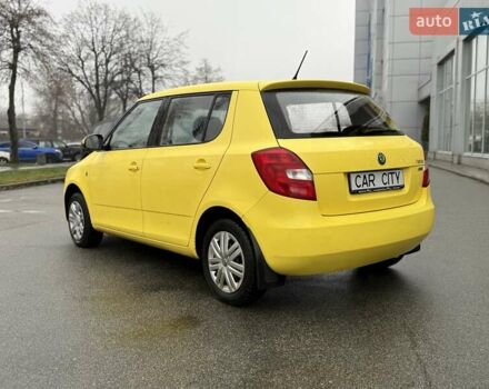 Жовтий Шкода Фабія, об'ємом двигуна 1.39 л та пробігом 298 тис. км за 4300 $, фото 4 на Automoto.ua