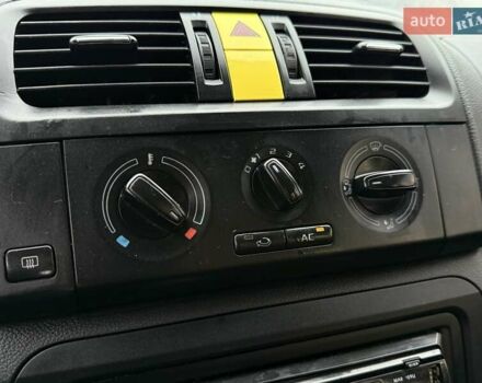 Жовтий Шкода Фабія, об'ємом двигуна 1.39 л та пробігом 298 тис. км за 4300 $, фото 20 на Automoto.ua