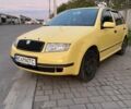 Желтый Шкода Фабия, объемом двигателя 1.2 л и пробегом 251 тыс. км за 2900 $, фото 2 на Automoto.ua