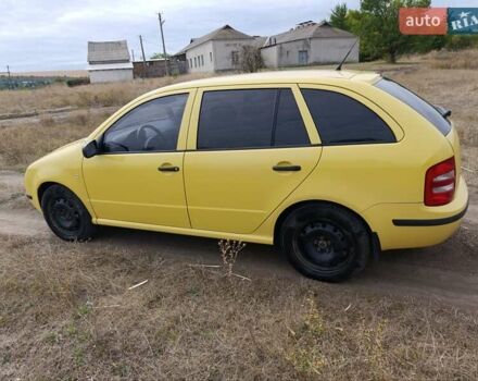 Желтый Шкода Фабия, объемом двигателя 1.4 л и пробегом 209 тыс. км за 4200 $, фото 5 на Automoto.ua