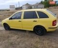 Желтый Шкода Фабия, объемом двигателя 1.4 л и пробегом 209 тыс. км за 4200 $, фото 5 на Automoto.ua