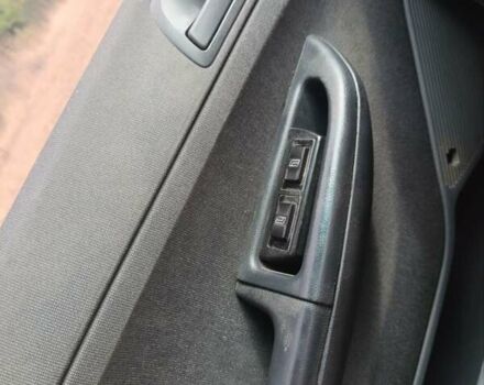 Желтый Шкода Фабия, объемом двигателя 1.4 л и пробегом 209 тыс. км за 4200 $, фото 8 на Automoto.ua