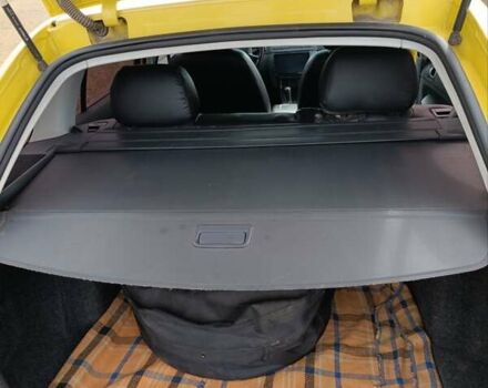 Желтый Шкода Фабия, объемом двигателя 1.4 л и пробегом 209 тыс. км за 4200 $, фото 4 на Automoto.ua