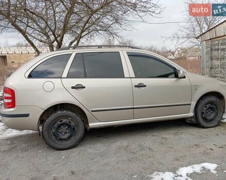 Желтый Шкода Фабия, объемом двигателя 1.39 л и пробегом 197 тыс. км за 3500 $, фото 9 на Automoto.ua