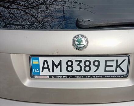 Желтый Шкода Фабия, объемом двигателя 1.39 л и пробегом 197 тыс. км за 3500 $, фото 10 на Automoto.ua