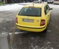 Желтый Шкода Фабия, объемом двигателя 1.42 л и пробегом 300 тыс. км за 3500 $, фото 1 на Automoto.ua