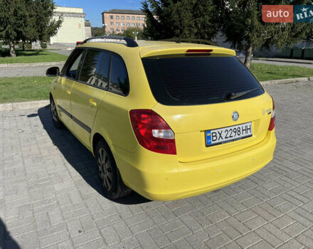 Желтый Шкода Фабия, объемом двигателя 1.6 л и пробегом 260 тыс. км за 3800 $, фото 4 на Automoto.ua