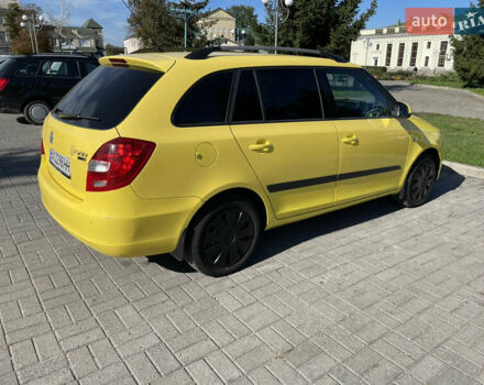 Желтый Шкода Фабия, объемом двигателя 1.6 л и пробегом 260 тыс. км за 3800 $, фото 6 на Automoto.ua