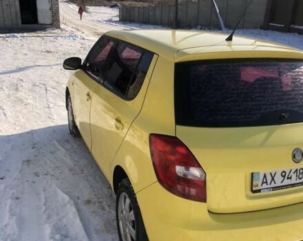 Желтый Шкода Фабия, объемом двигателя 1.2 л и пробегом 302 тыс. км за 3600 $, фото 2 на Automoto.ua