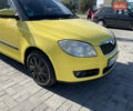 Желтый Шкода Фабия, объемом двигателя 1.6 л и пробегом 260 тыс. км за 3800 $, фото 7 на Automoto.ua