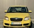 Желтый Шкода Фабия, объемом двигателя 1.2 л и пробегом 420 тыс. км за 3699 $, фото 1 на Automoto.ua