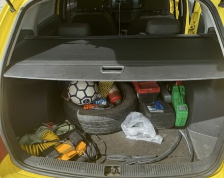 Желтый Шкода Фабия, объемом двигателя 1.4 л и пробегом 265 тыс. км за 5500 $, фото 7 на Automoto.ua