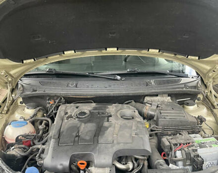 Желтый Шкода Фабия, объемом двигателя 1.6 л и пробегом 194 тыс. км за 6600 $, фото 27 на Automoto.ua