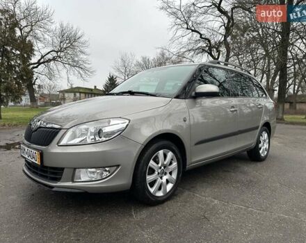 Желтый Шкода Фабия, объемом двигателя 1.2 л и пробегом 200 тыс. км за 7500 $, фото 3 на Automoto.ua