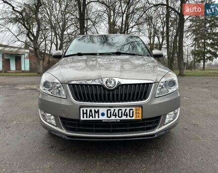 Желтый Шкода Фабия, объемом двигателя 1.2 л и пробегом 200 тыс. км за 7500 $, фото 4 на Automoto.ua